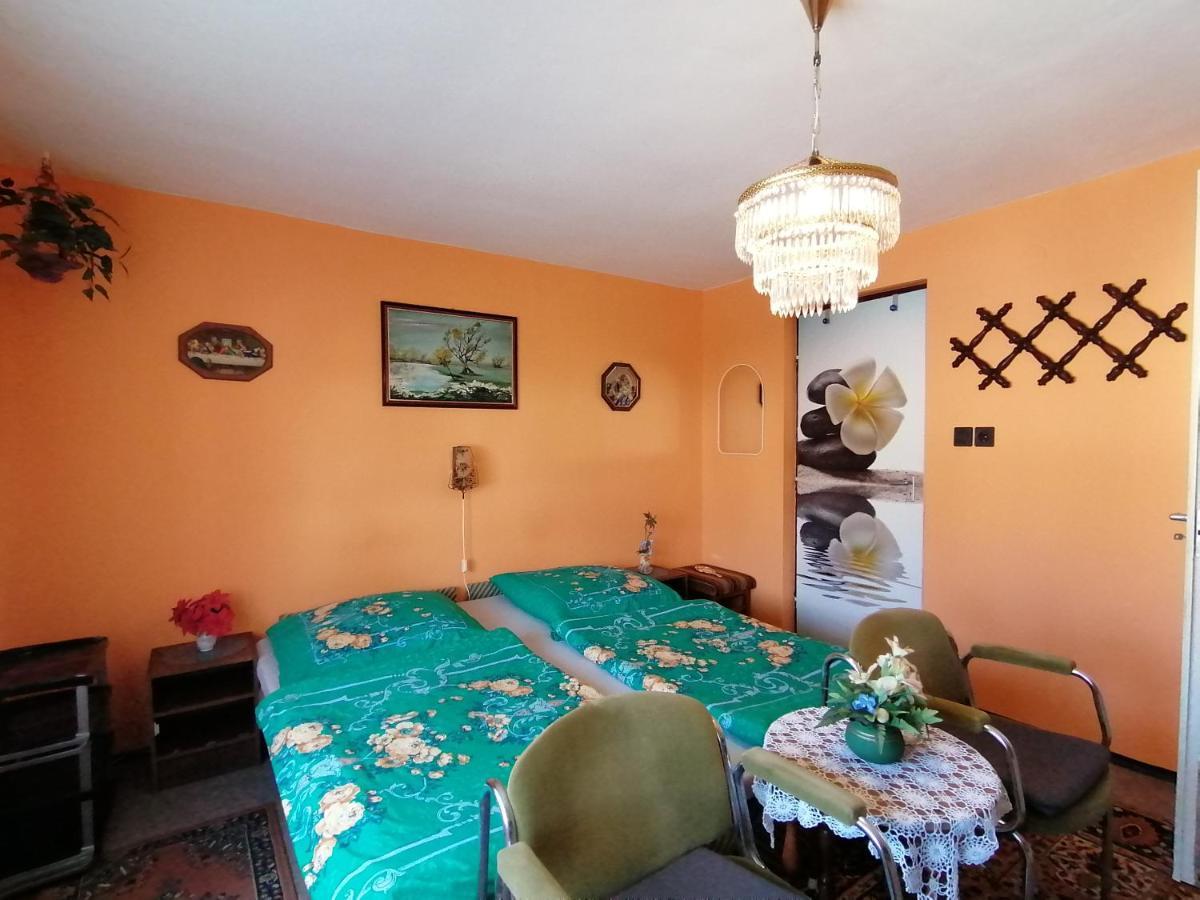 Ildiko Vendeghaz Heviz Apartment ภายนอก รูปภาพ